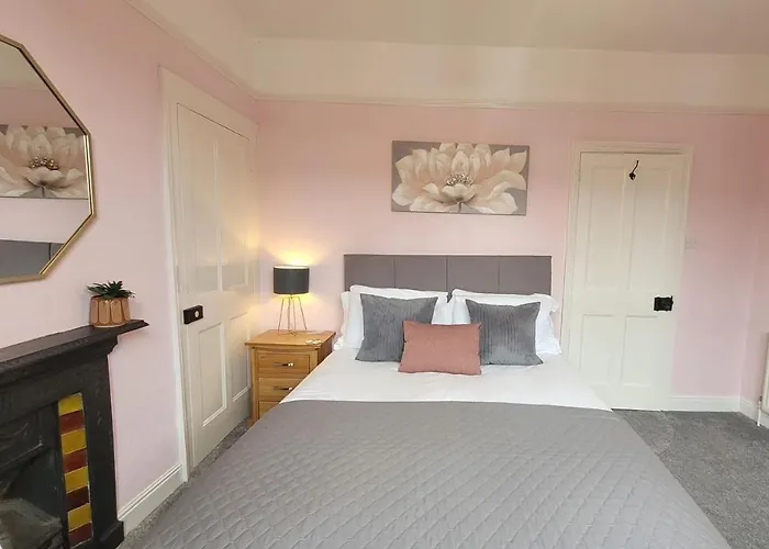 Hartoft St - 2 Bed Near River
